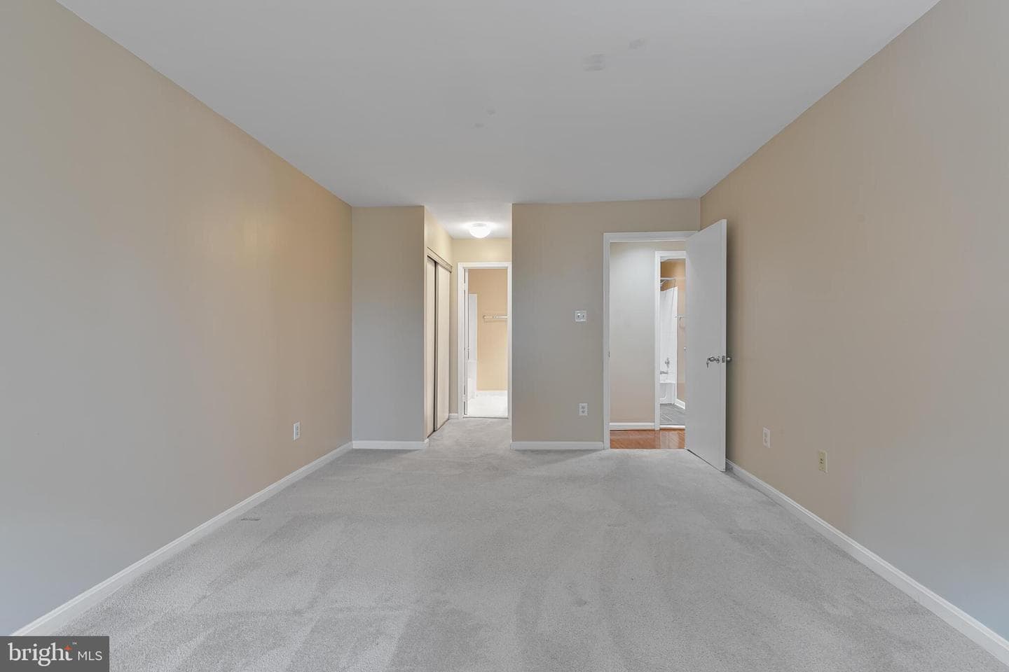 7711 Lafayette Forest Drive #02 photo 17