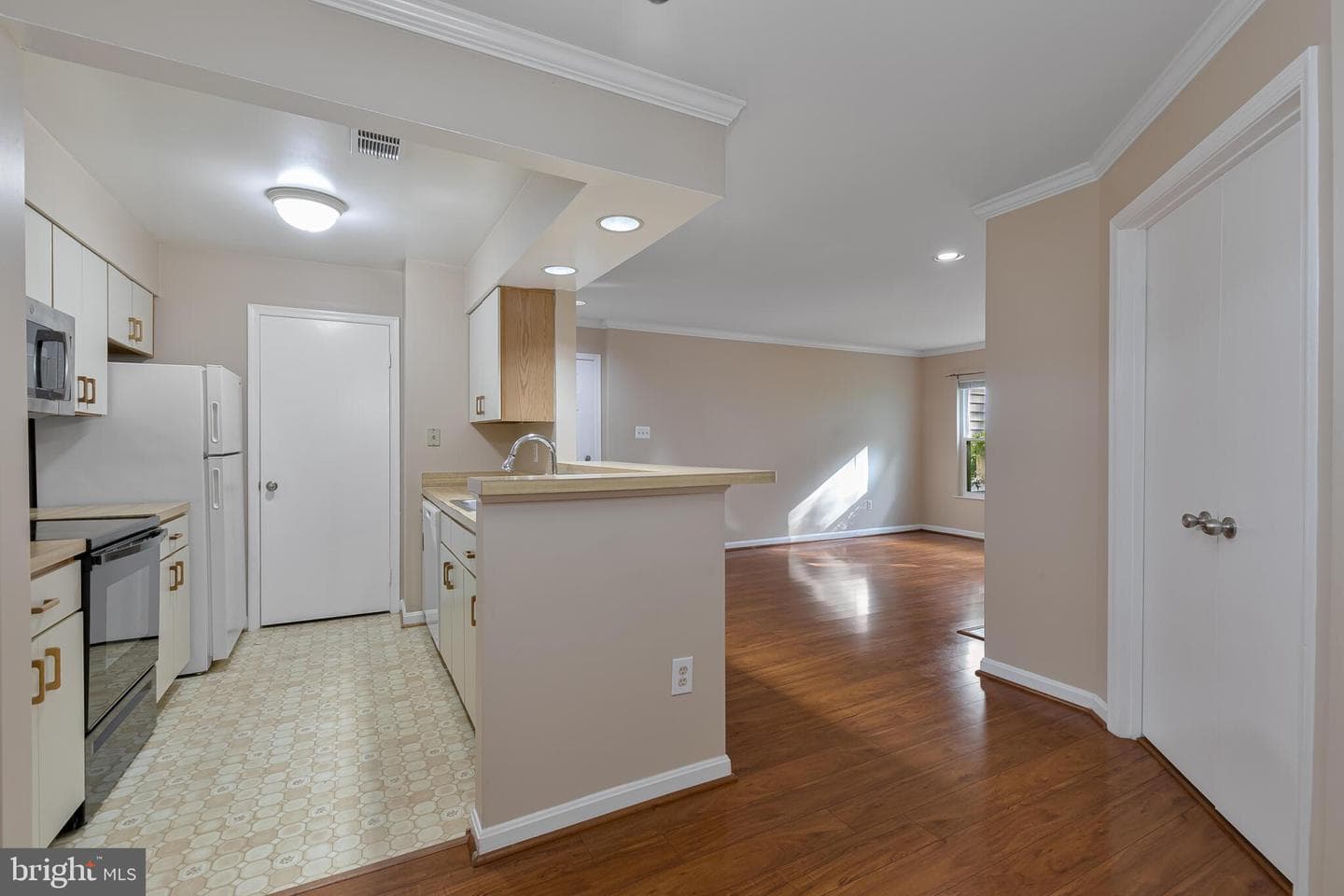7711 Lafayette Forest Drive #02 photo 5