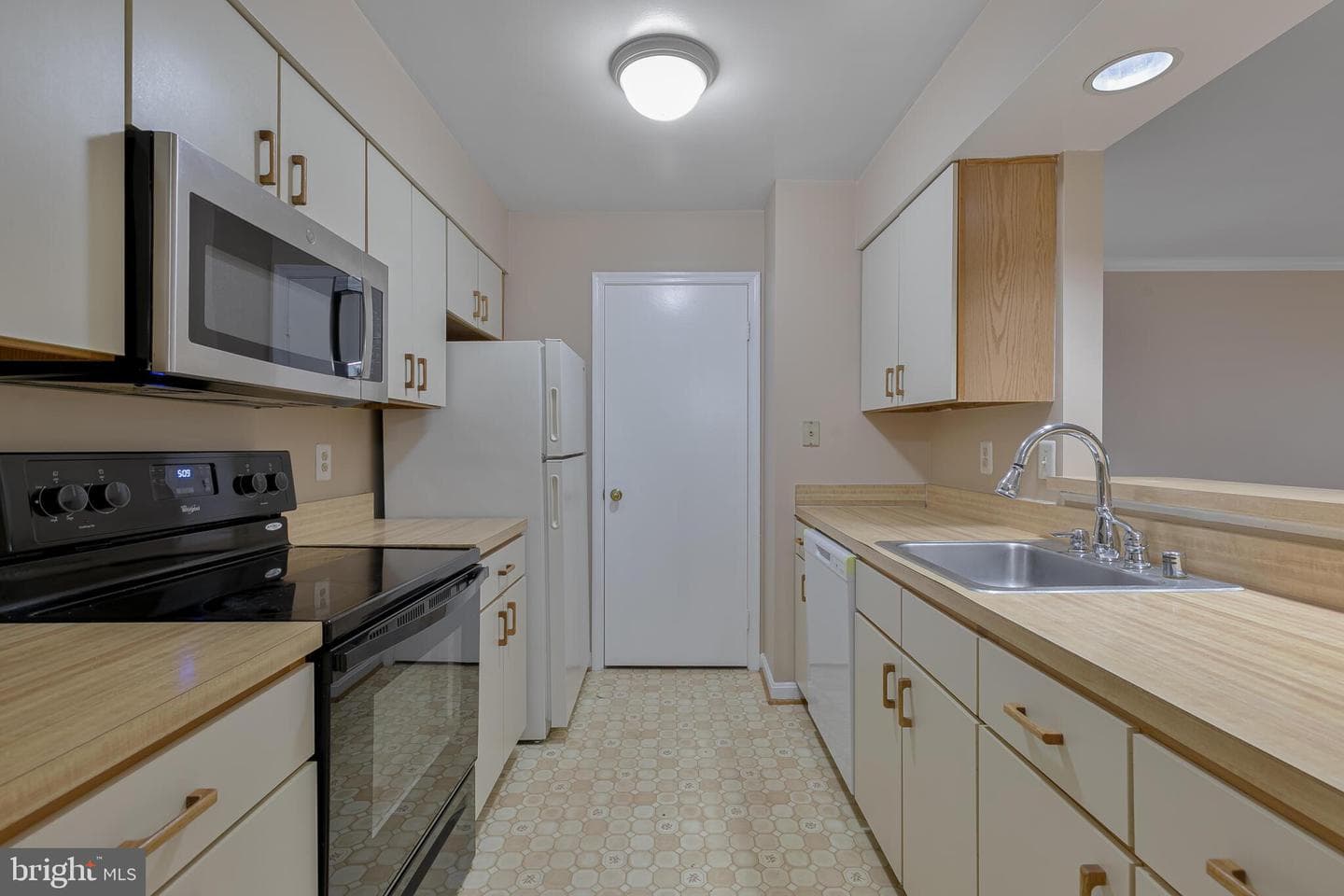 7711 Lafayette Forest Drive #02 photo 6