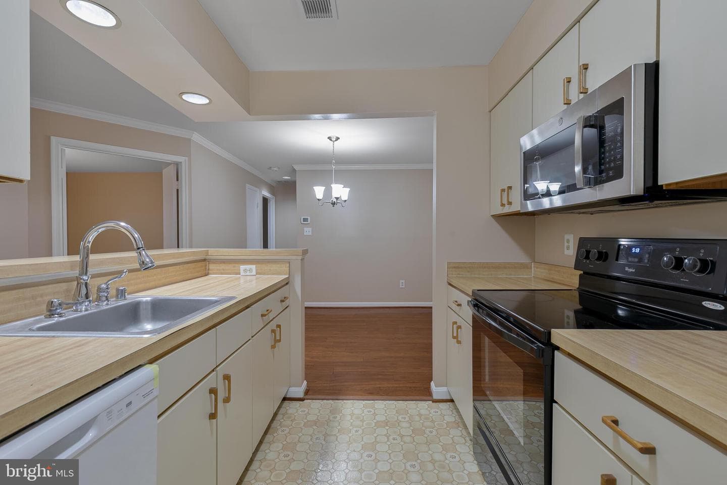 7711 Lafayette Forest Drive #02 photo 7