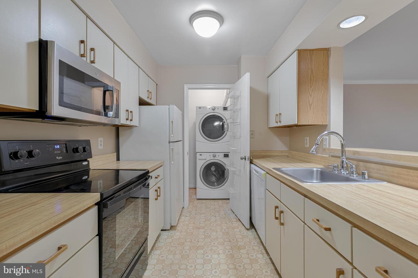 7711 Lafayette Forest Drive #02 photo 8