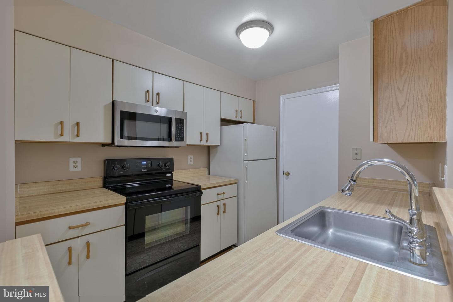 7711 Lafayette Forest Drive #02 photo 9