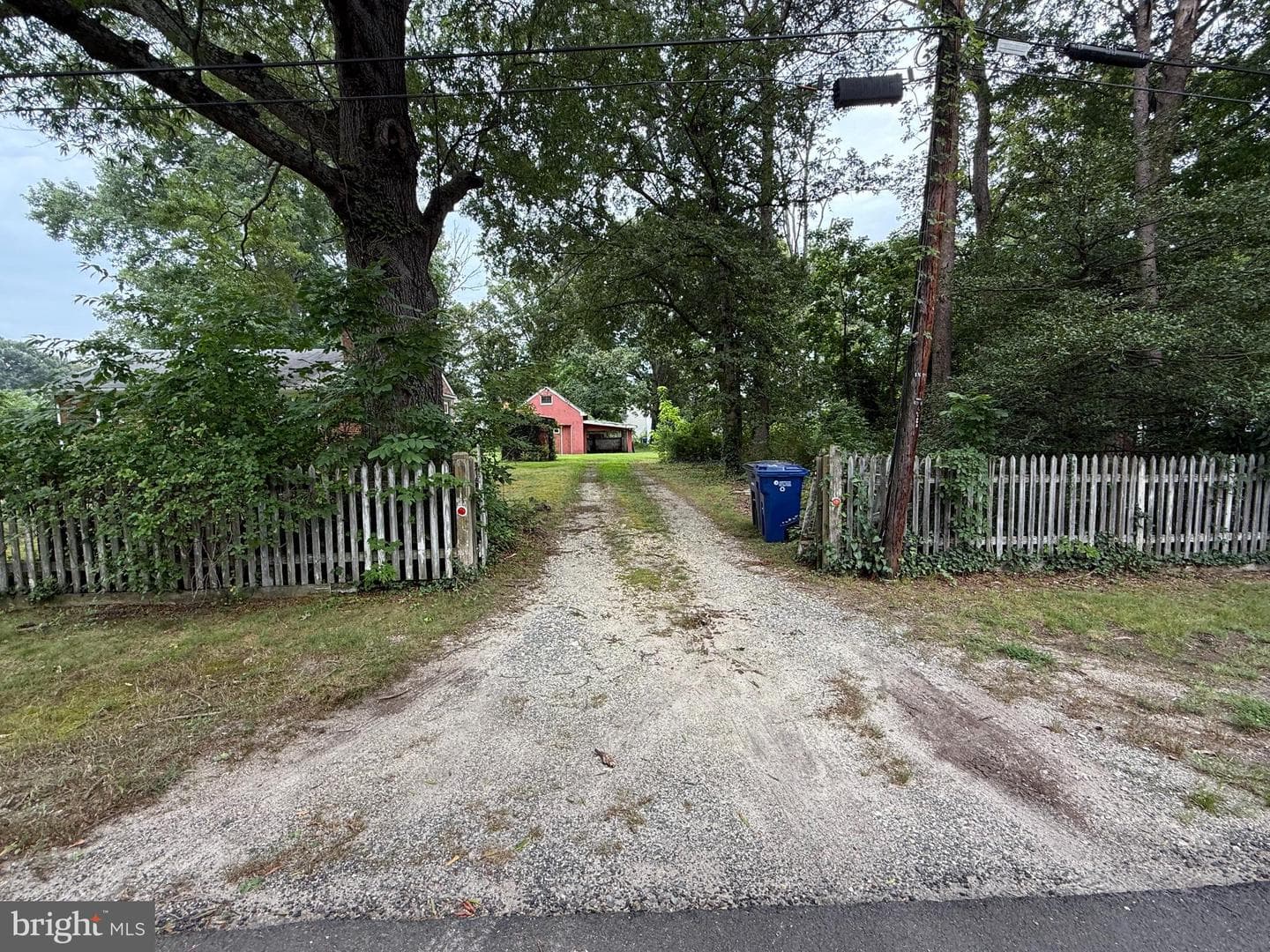 6817 Ridgeway Drive photo 2