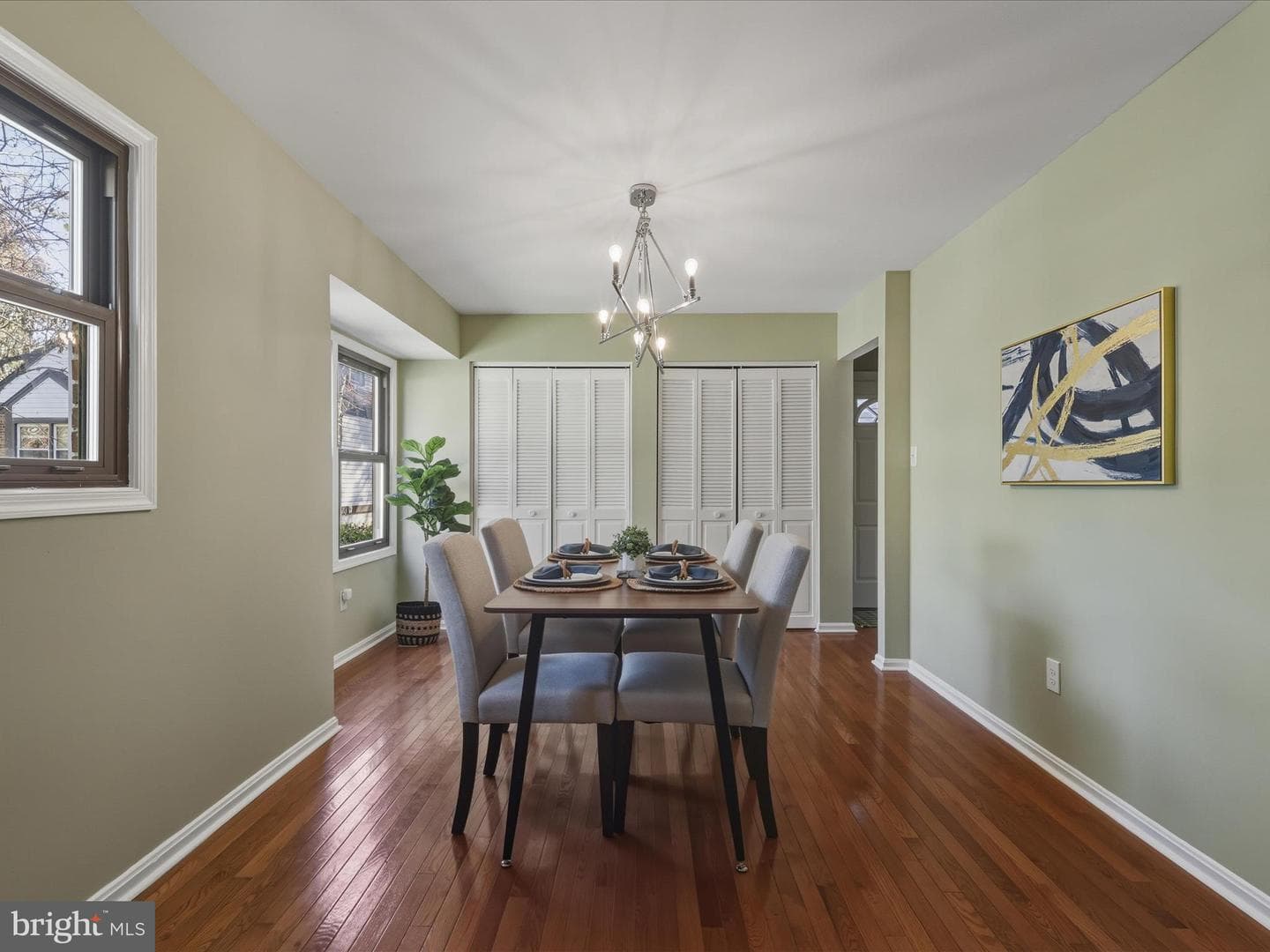 9816 Pebble Weigh Court photo 13