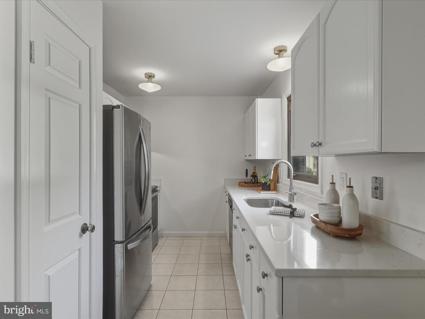9816 Pebble Weigh Court photo 14