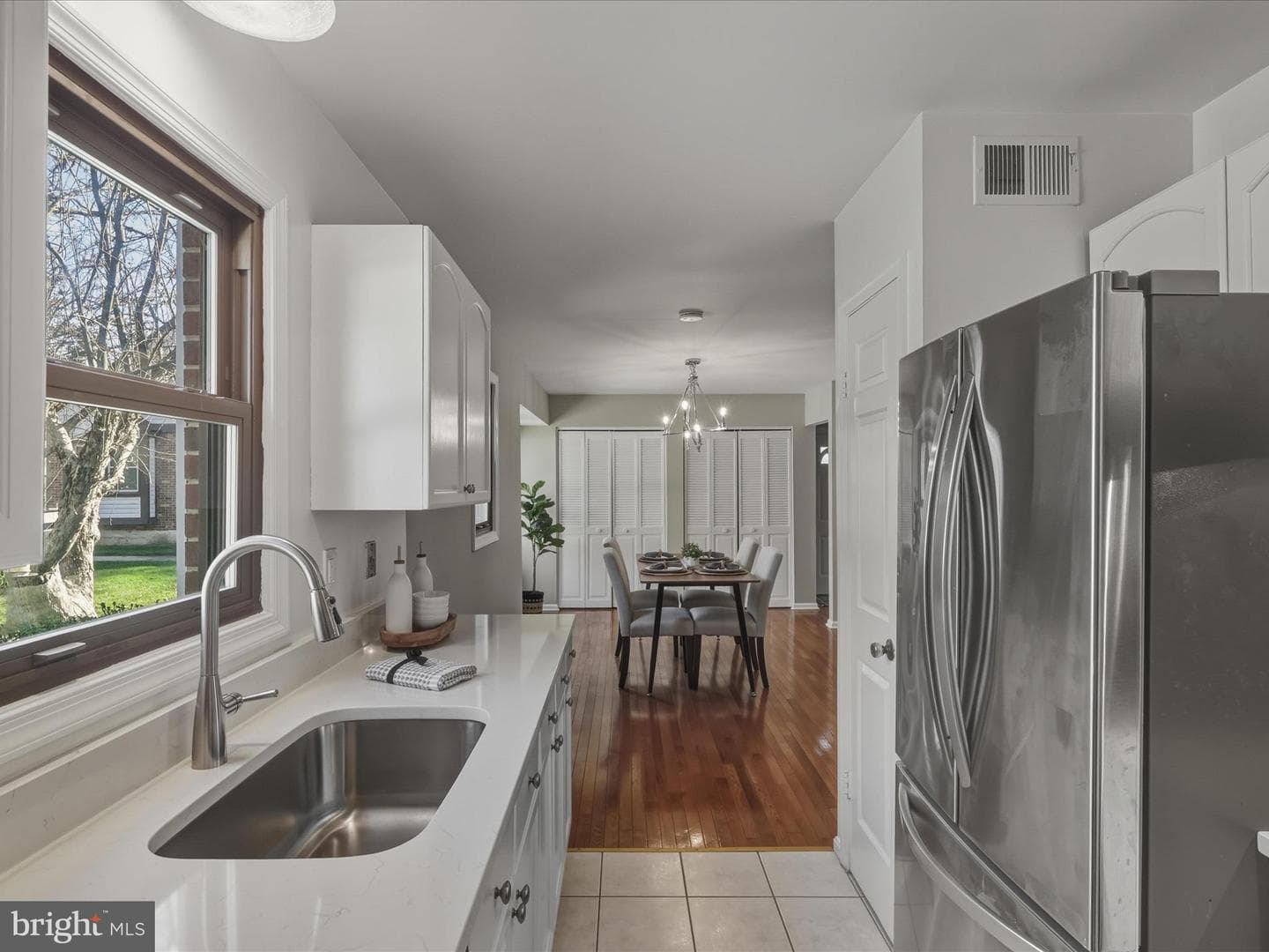 9816 Pebble Weigh Court photo 17