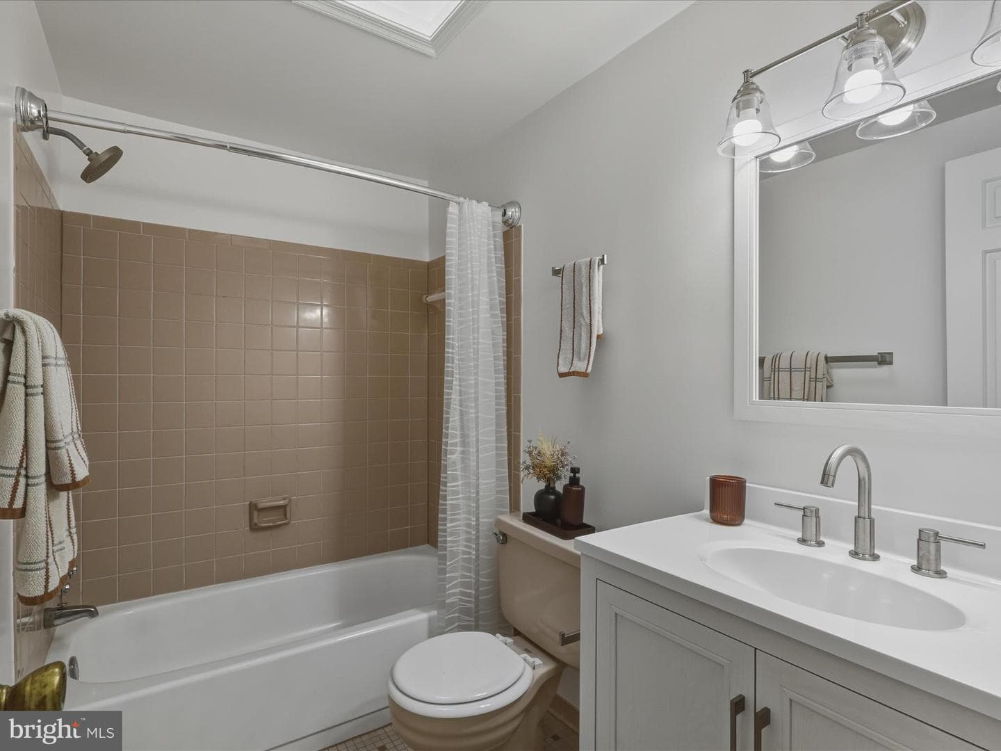 9816 Pebble Weigh Court photo 27