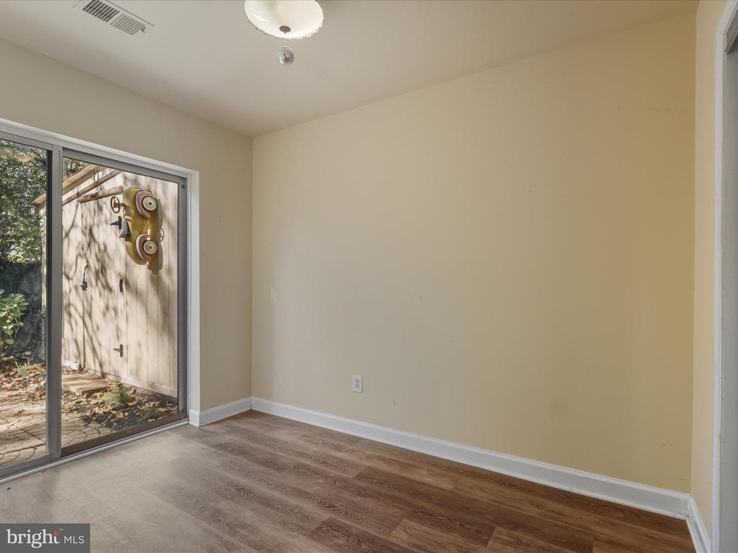 9816 Pebble Weigh Court photo 37