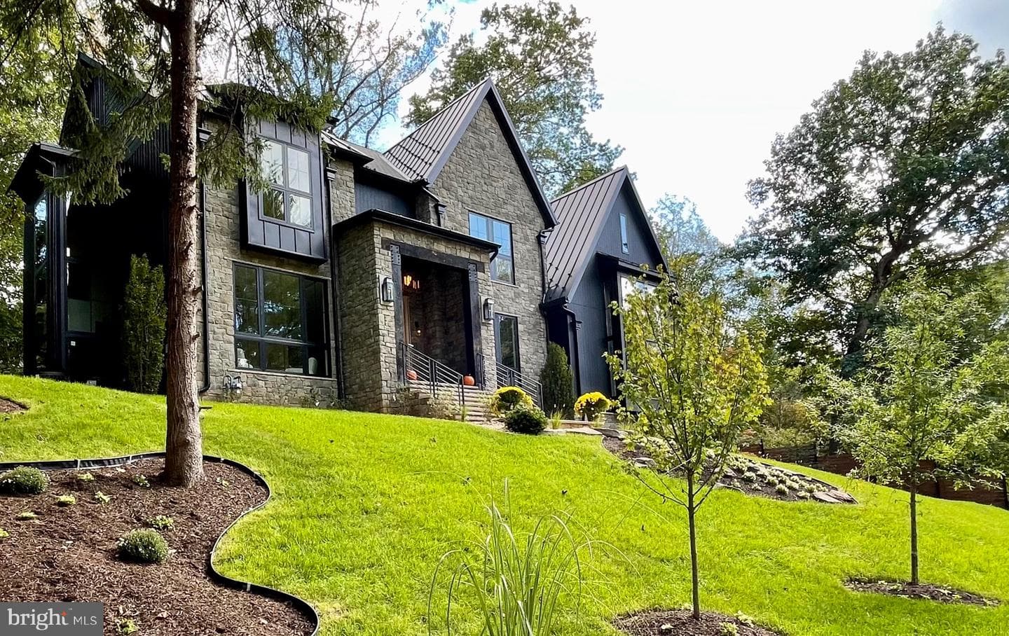 1441 Woodacre Drive, Mclean