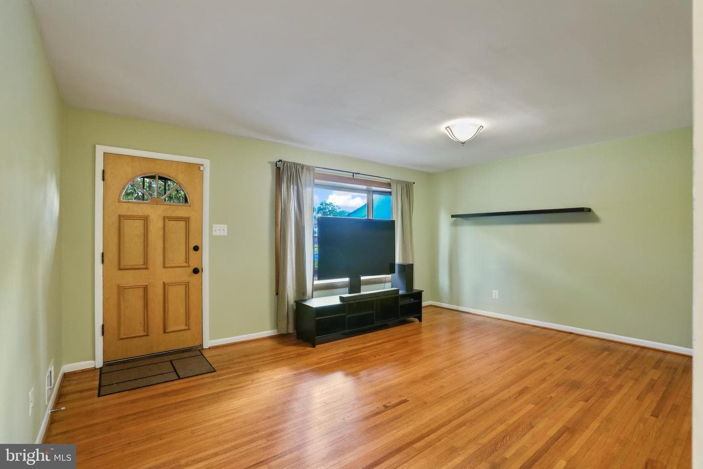 13715 Pennsboro Drive photo 2