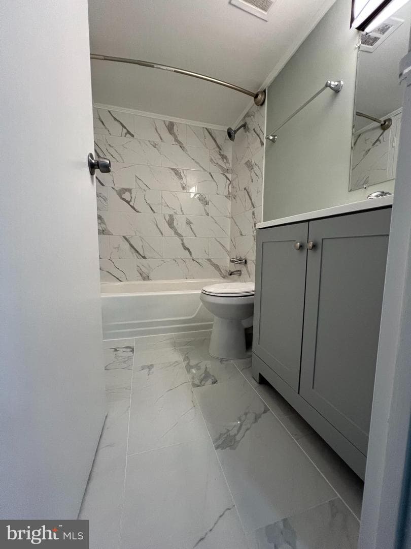 9730 Kingsbridge Drive #202 photo 5