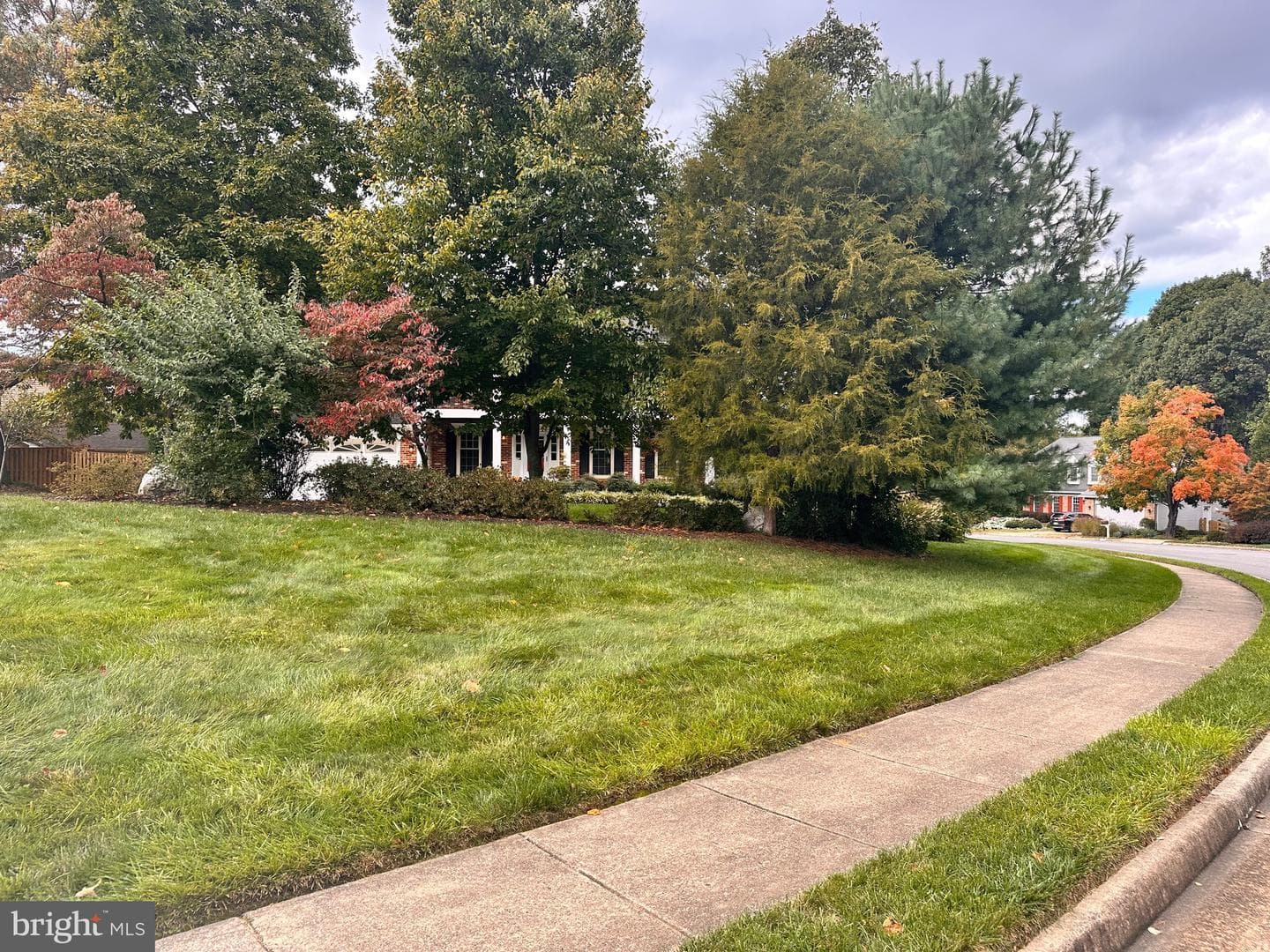 10030 Glencroft Court photo 2