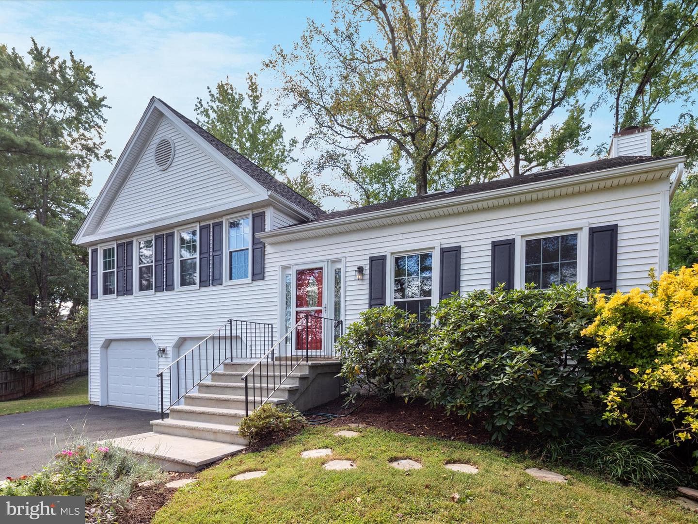 5813 Stone Ridge Drive photo 2