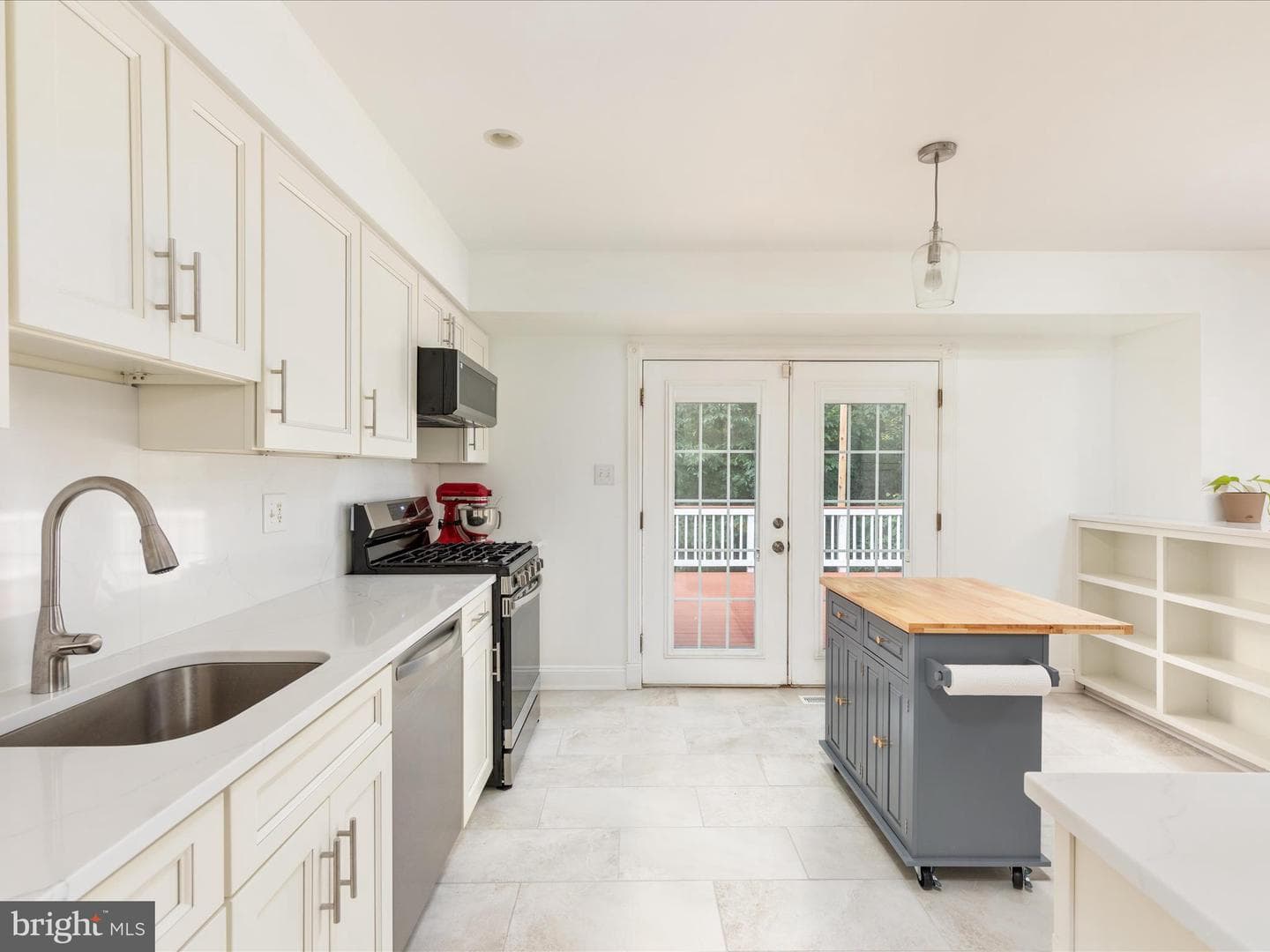 5813 Stone Ridge Drive photo 9