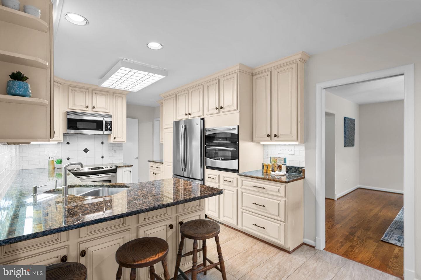 7426 Tower Street photo 10