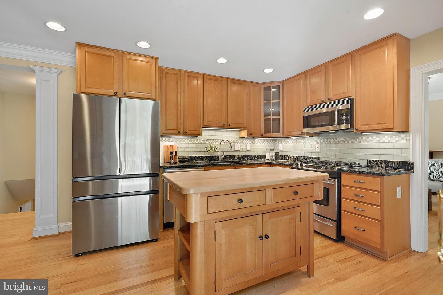 1208 Huntly Place photo 14