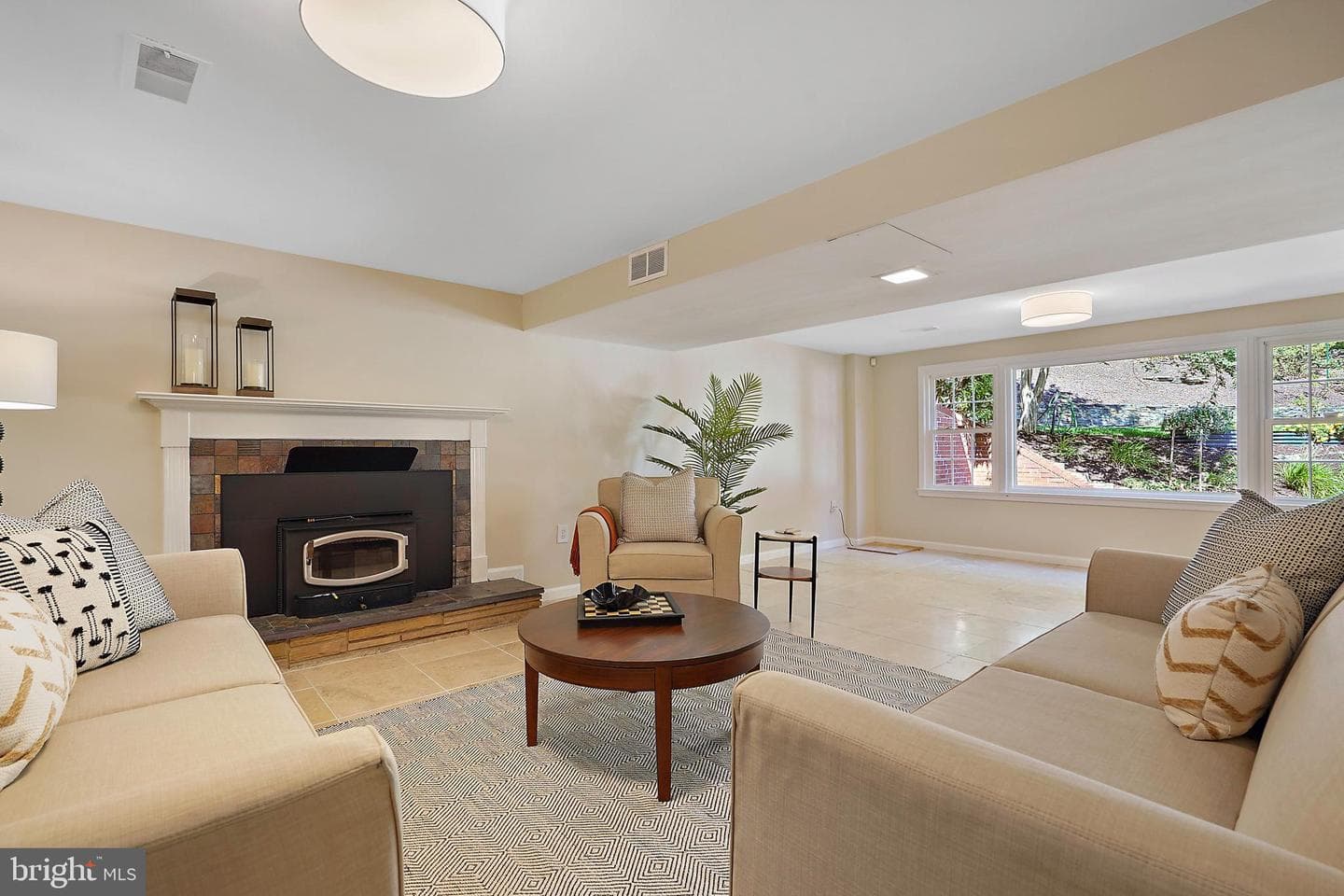 1208 Huntly Place photo 28