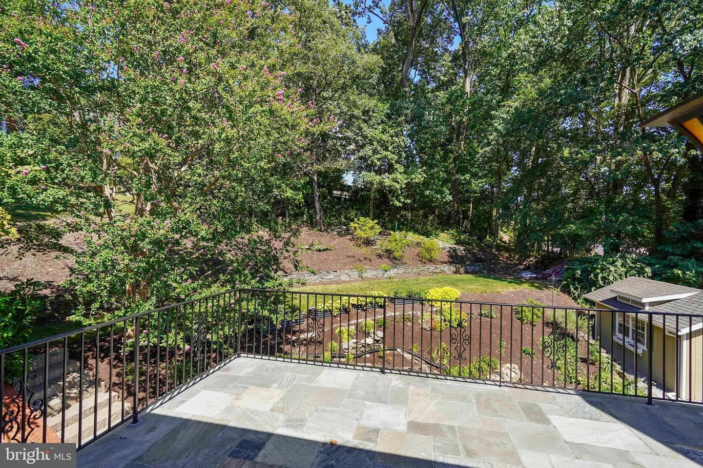 1208 Huntly Place photo 35