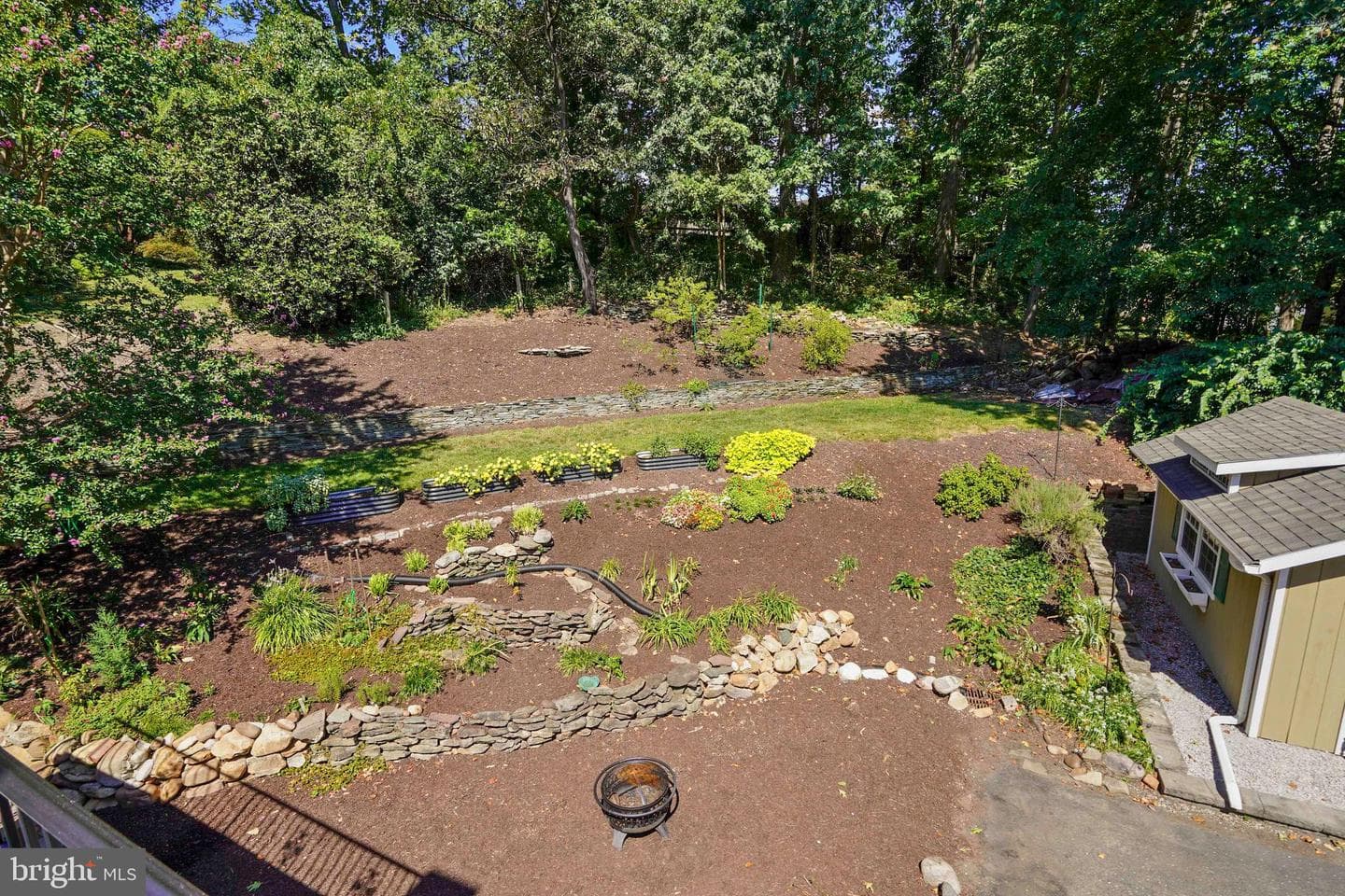 1208 Huntly Place photo 39