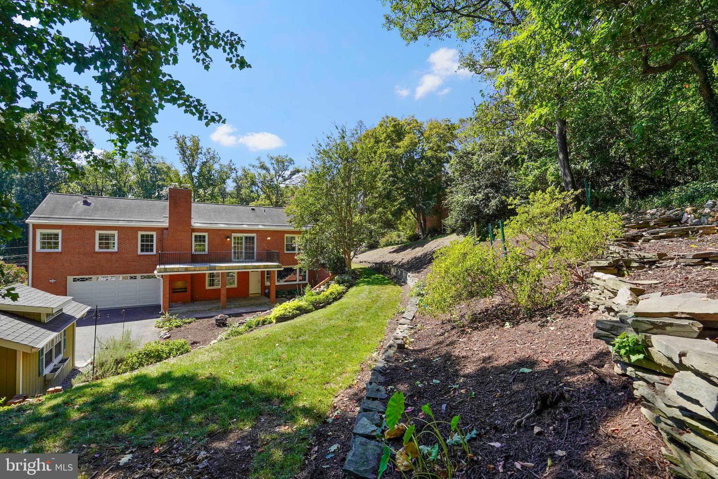 1208 Huntly Place photo 40