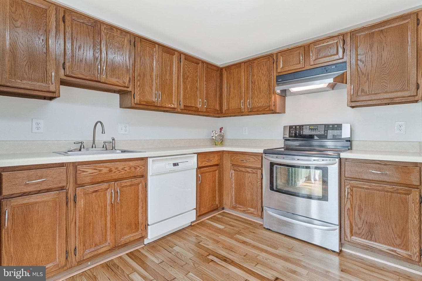 6481 Linleigh Way photo 12