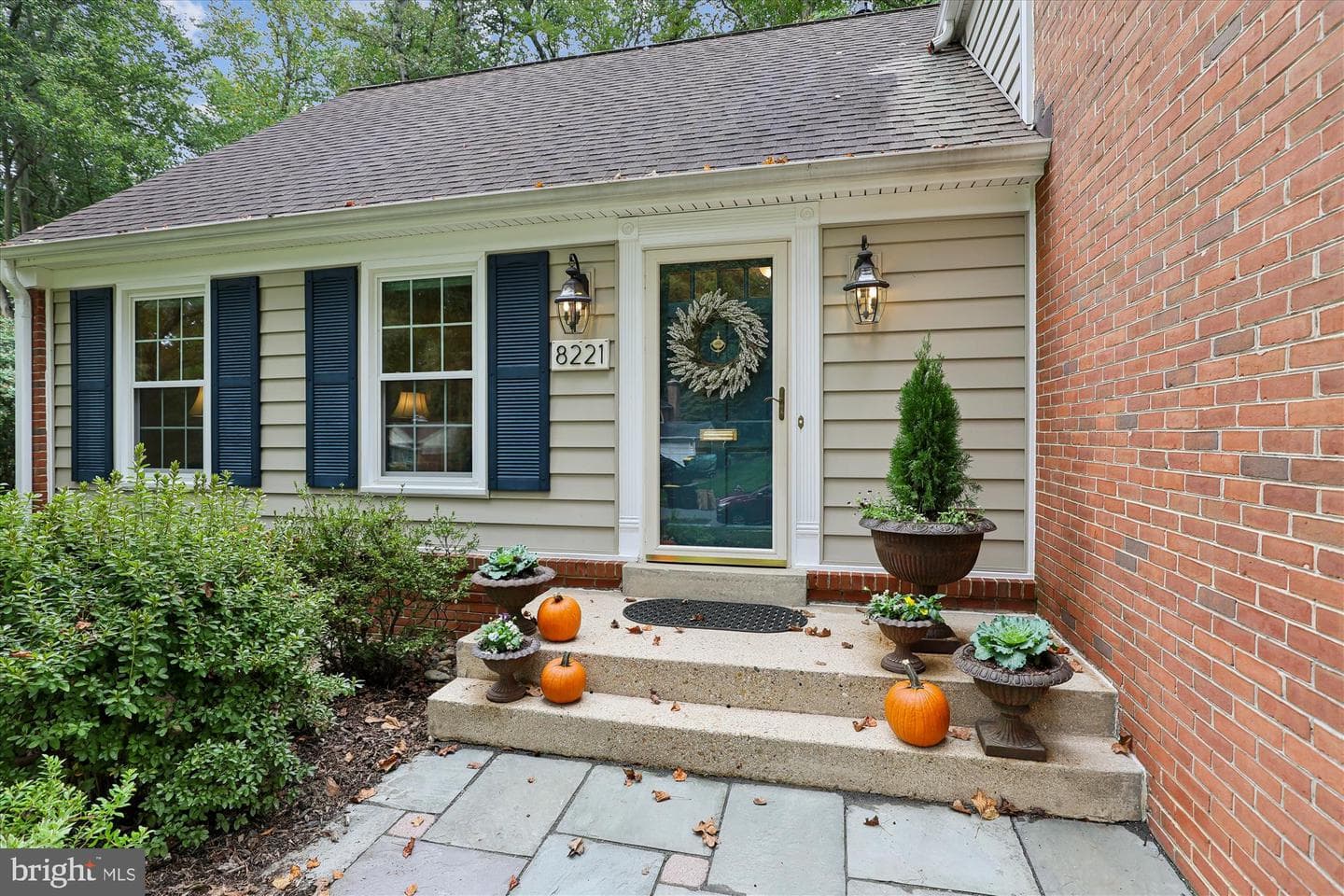 8221 Captain Hawkins Court photo 2