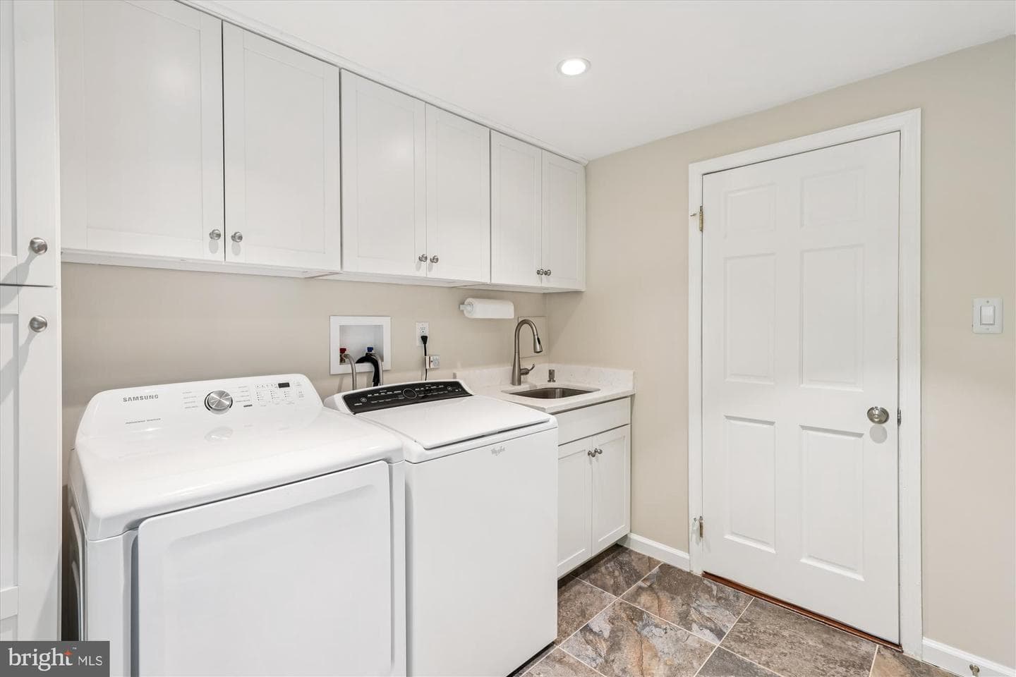 8221 Captain Hawkins Court photo 32