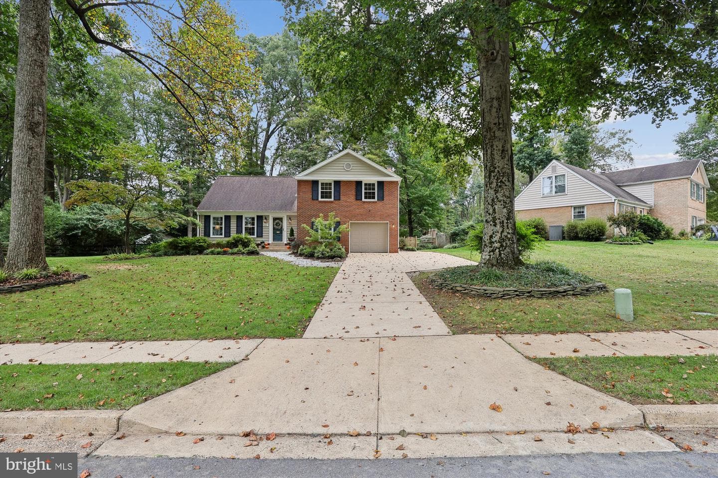 8221 Captain Hawkins Court photo 4