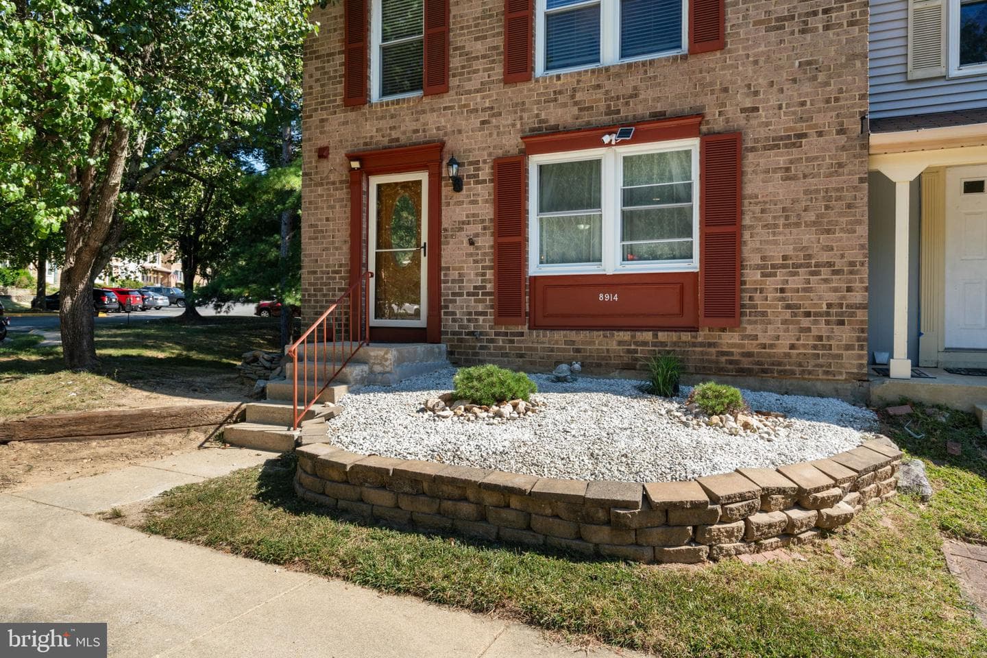 8914 Gutman Court photo 2
