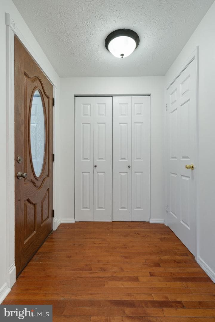 8914 Gutman Court photo 3