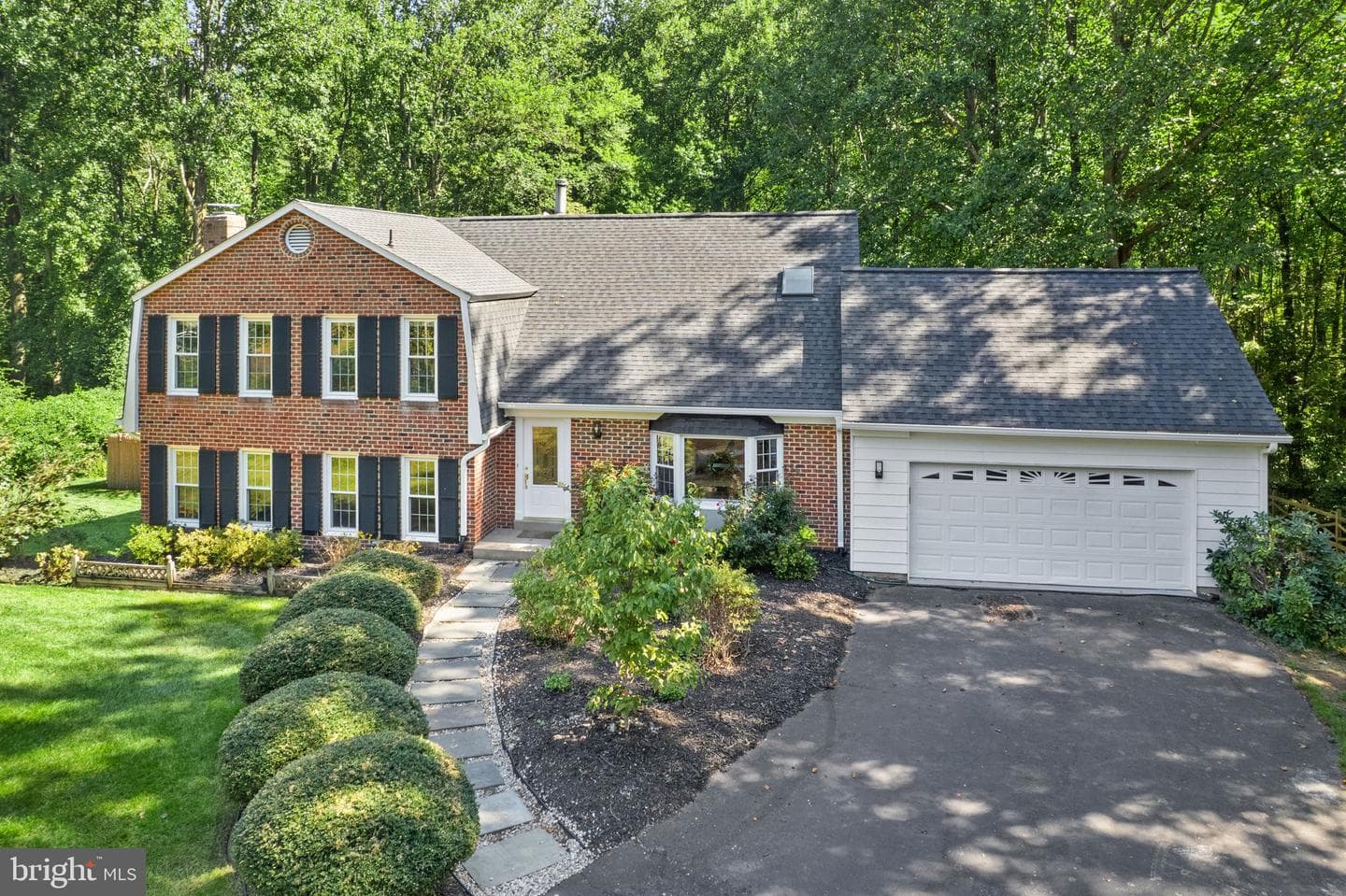 5305 Hexagon Place photo 4