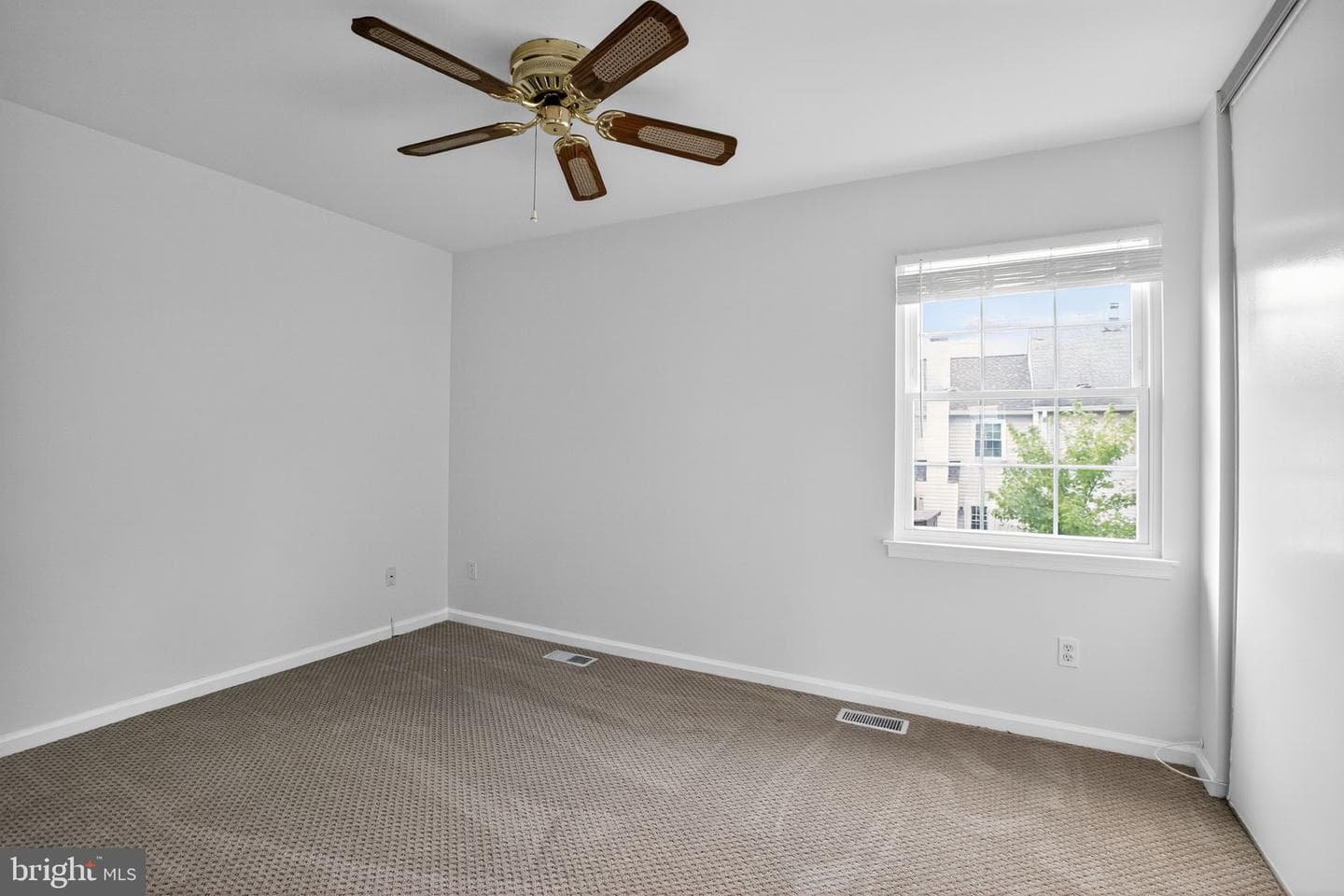 8530 Southlawn Court photo 14