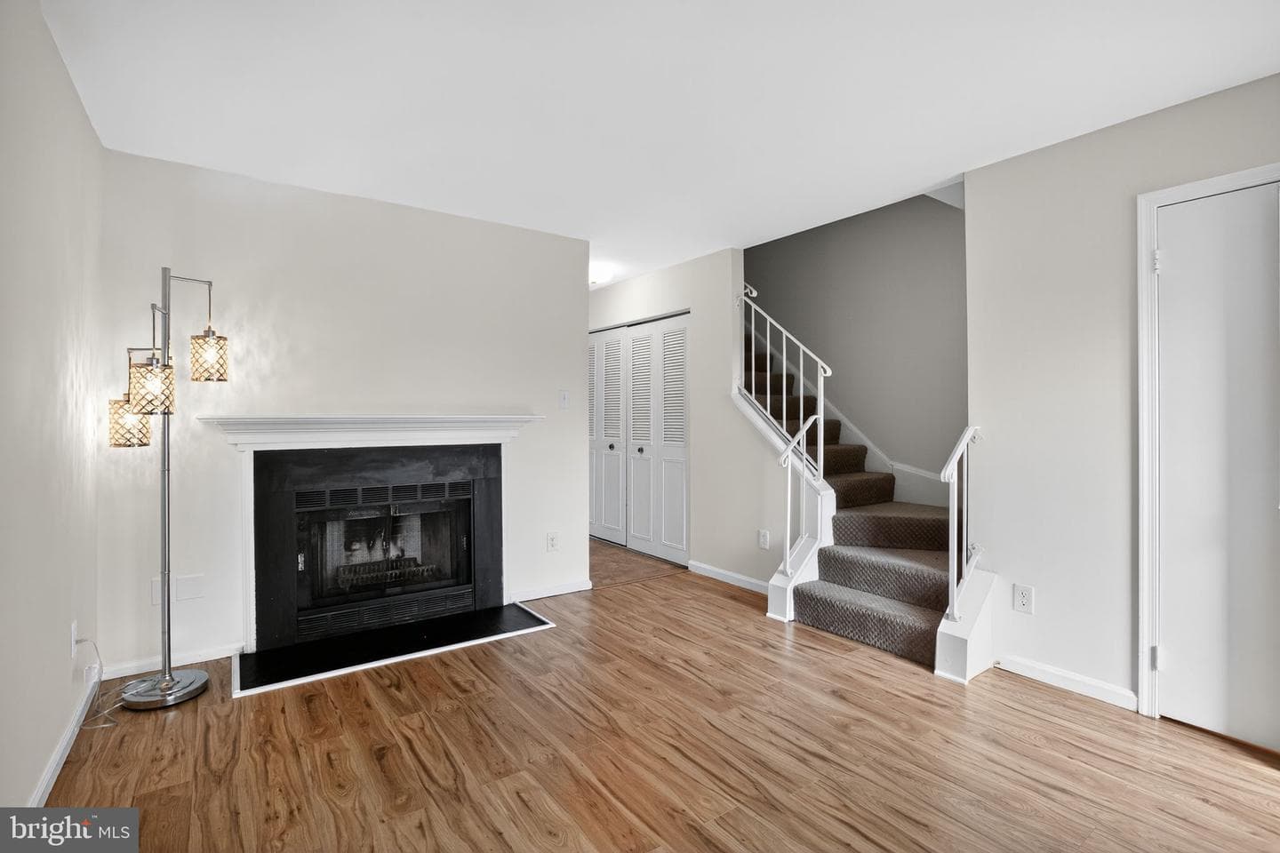 8530 Southlawn Court photo 4