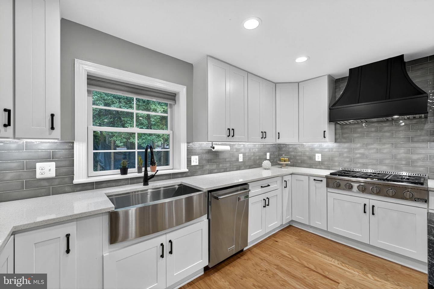 7405 Shenandoah Avenue photo 31