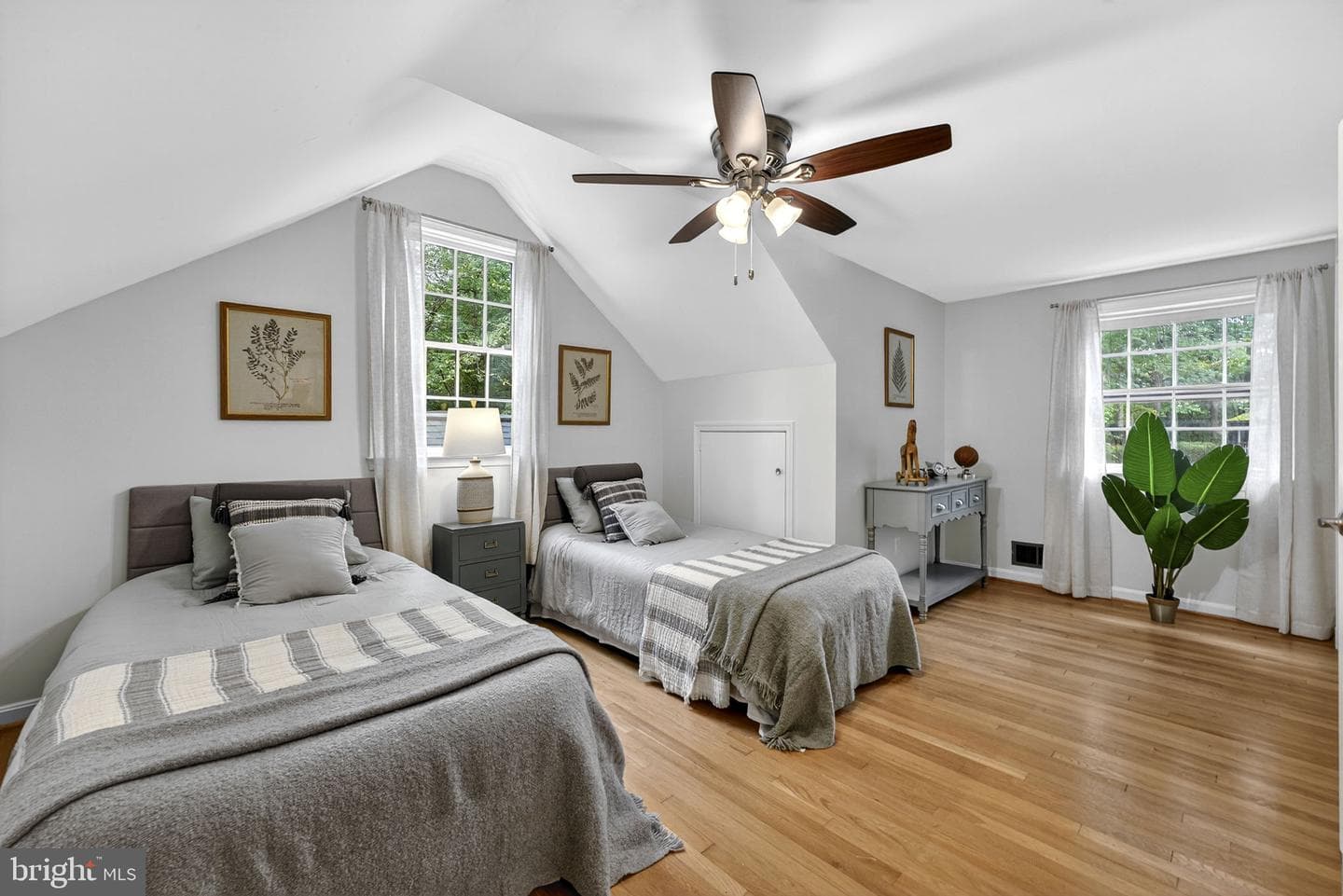 7405 Shenandoah Avenue photo 44