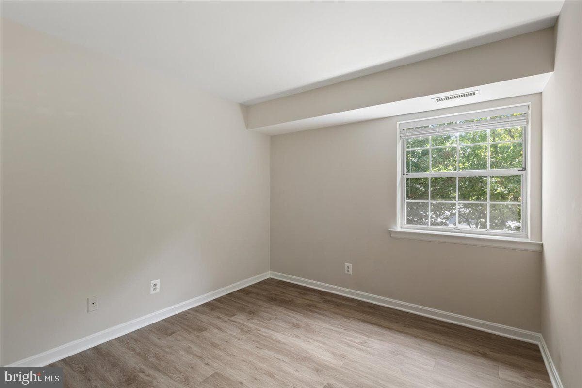5924 Cove Landing Road #301 photo 16