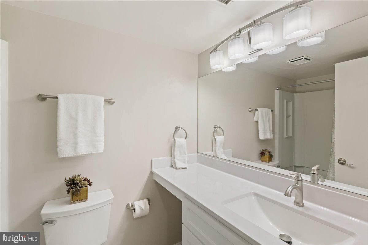 5924 Cove Landing Road #301 photo 20