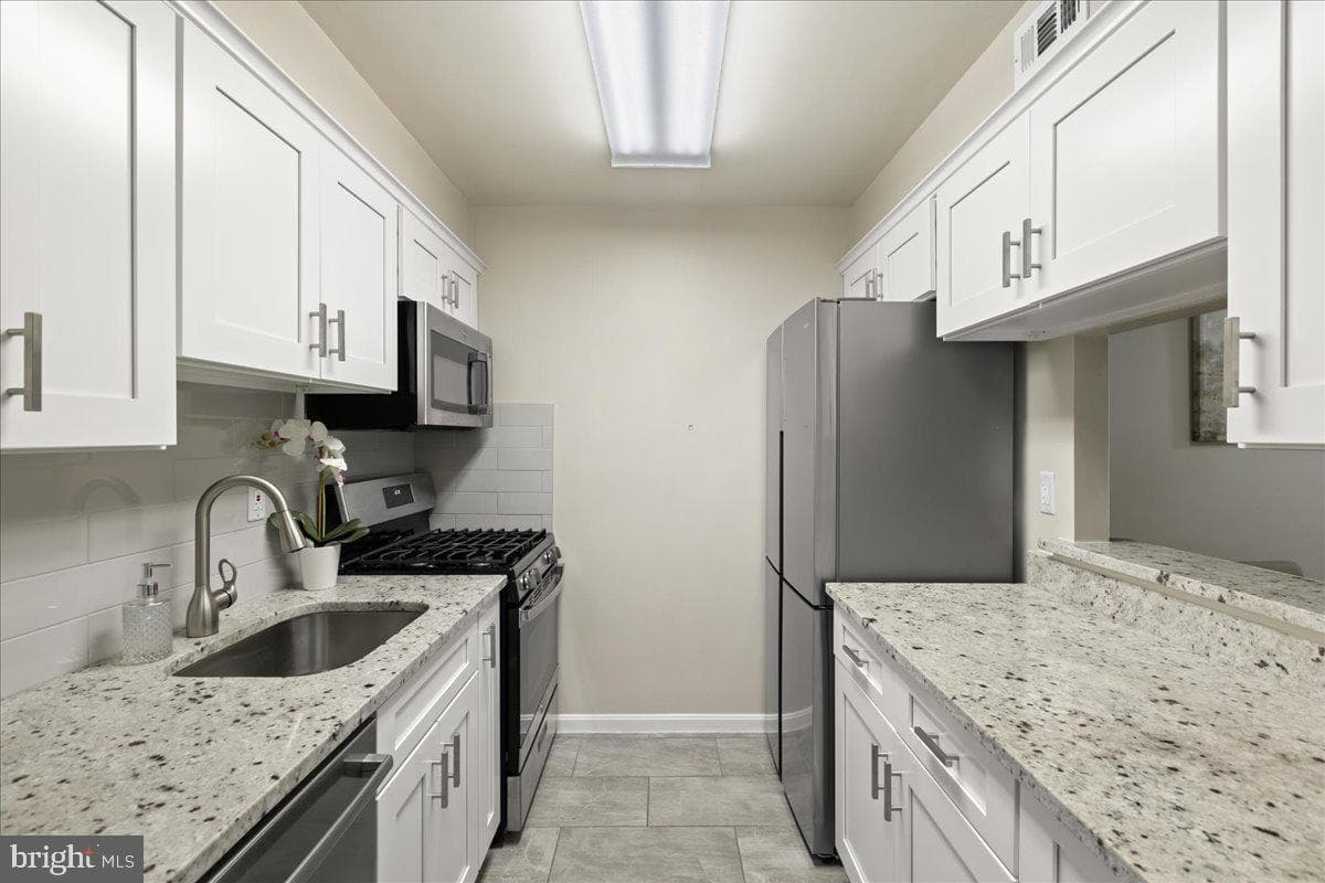 5924 Cove Landing Road #301 photo 3