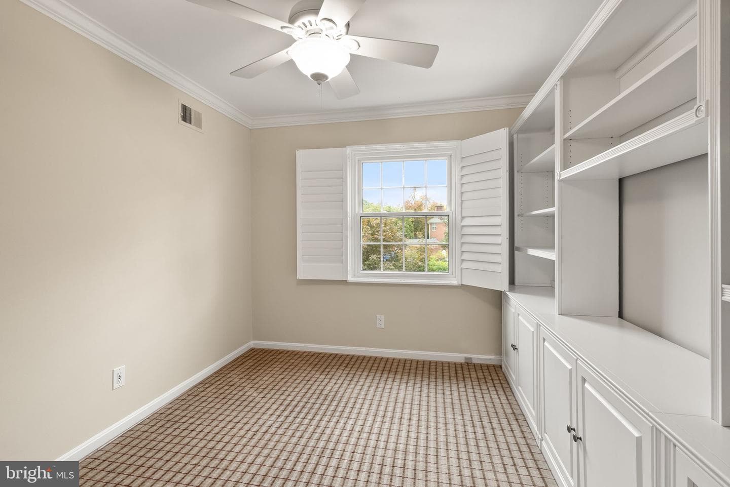 8437 Forrester Boulevard photo 32