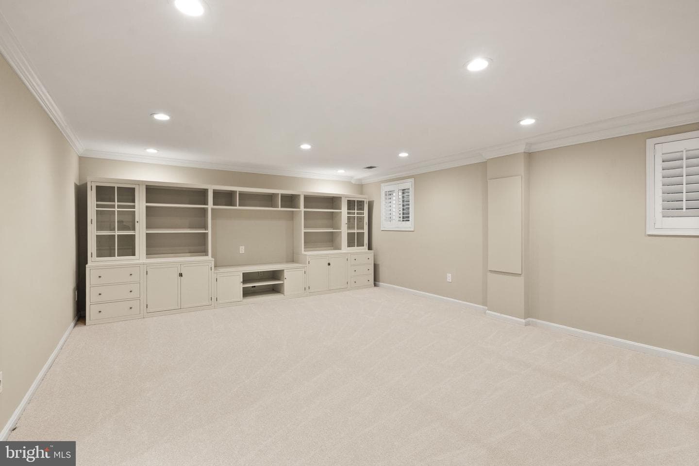 8437 Forrester Boulevard photo 40