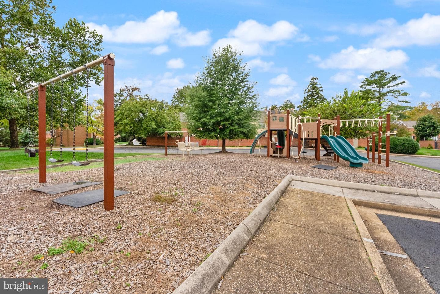 8437 Forrester Boulevard photo 60
