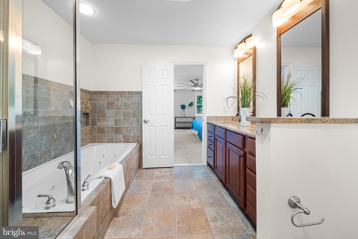 6616 Rockland Drive photo 32