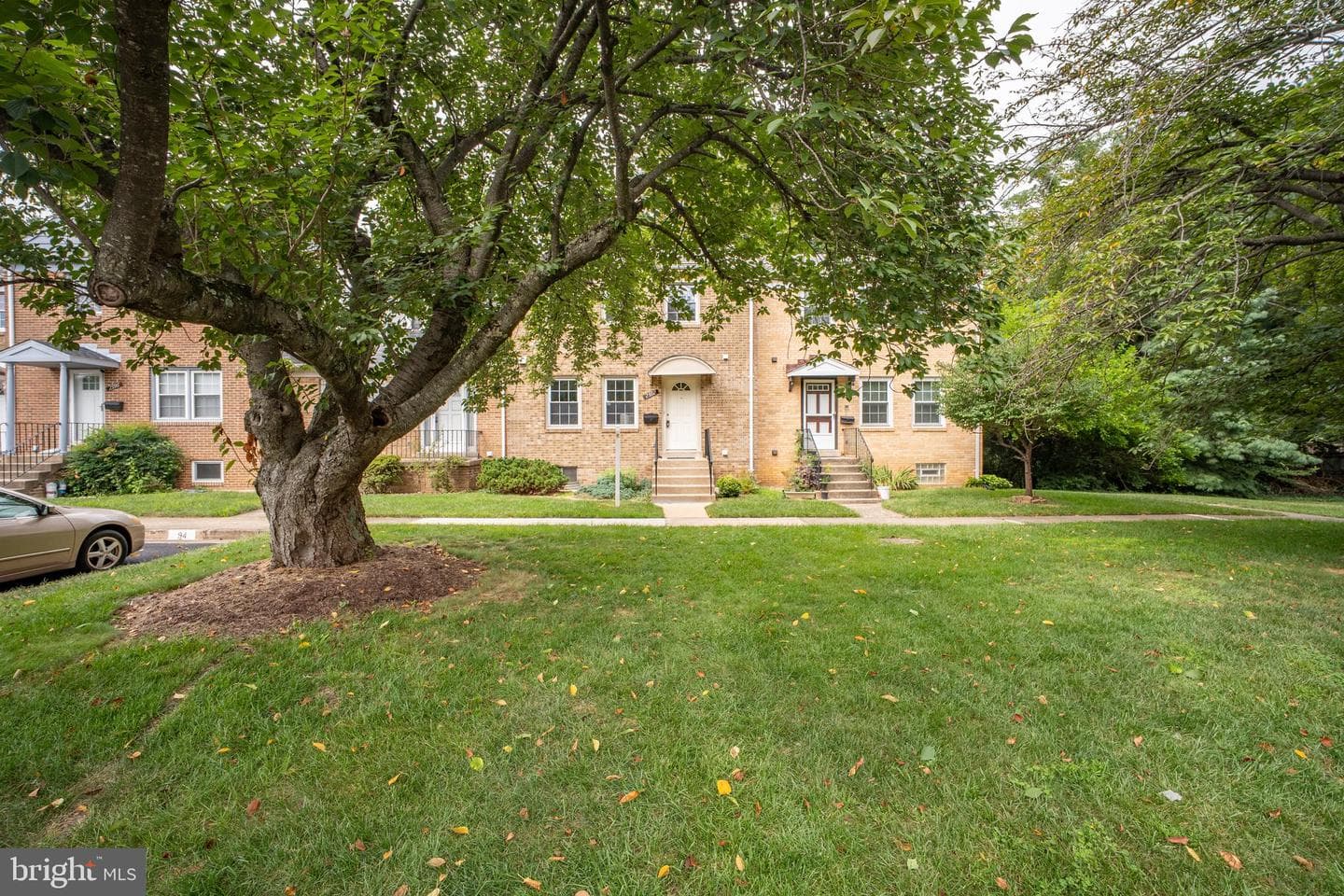 2992 Covington Street photo 2