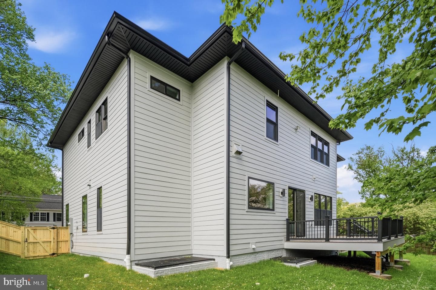 402 Marshall Road SW photo 64