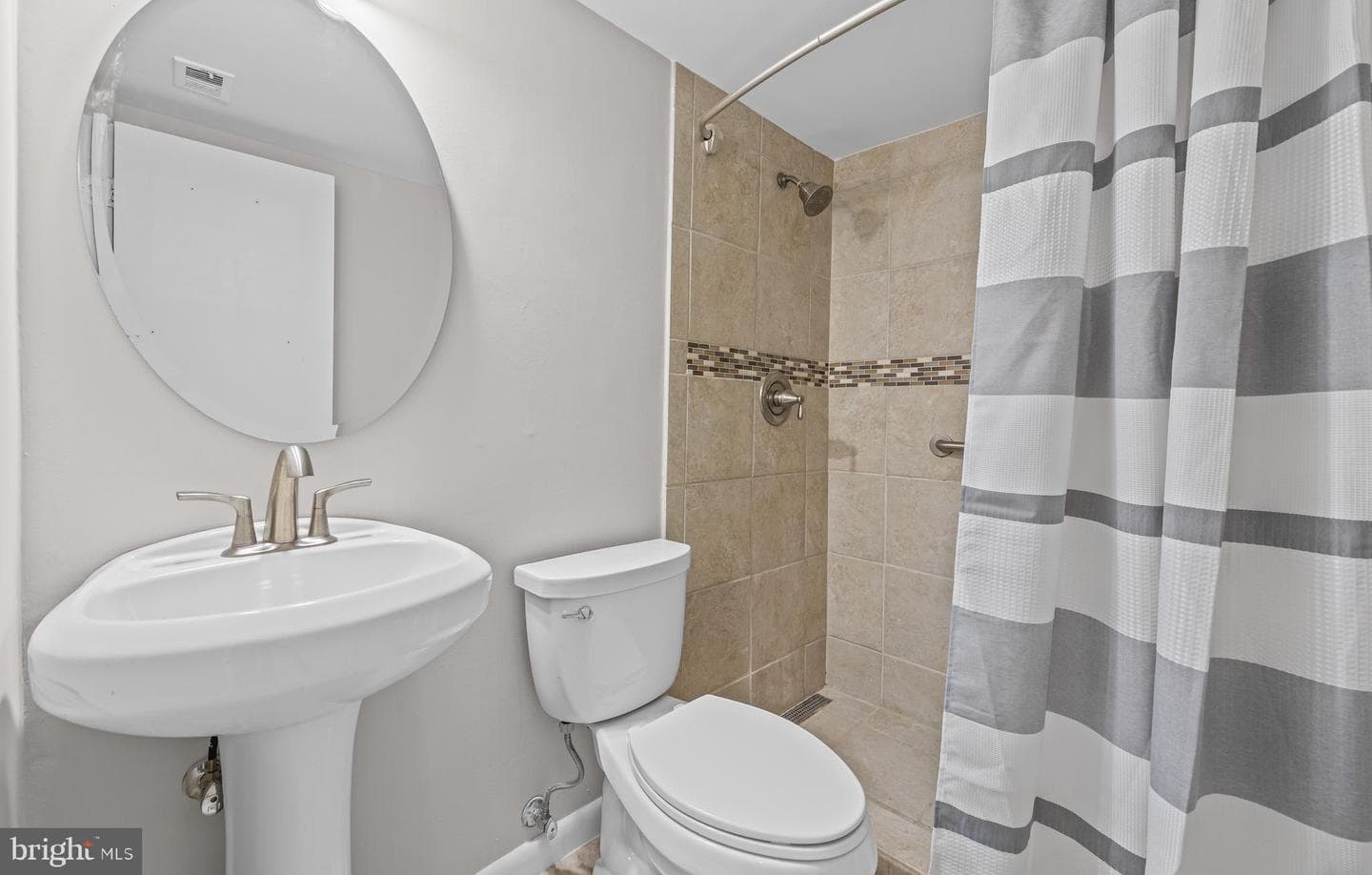 1645 Parkcrest Circle #200 photo 16