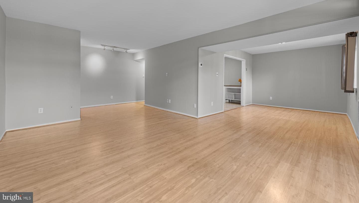 1645 Parkcrest Circle #200 photo 21