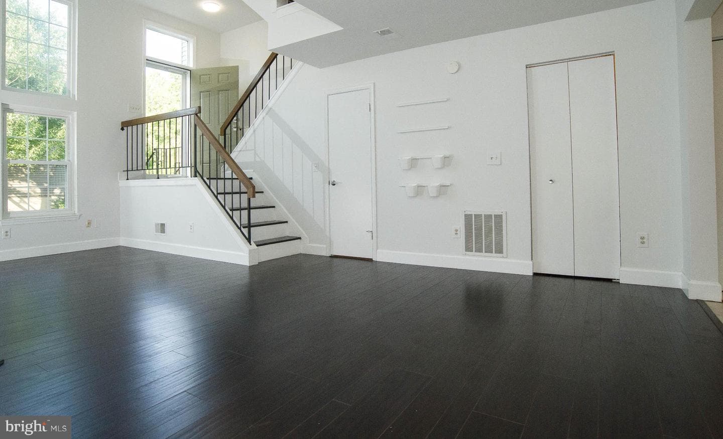 3335 Oakshade Court photo 3