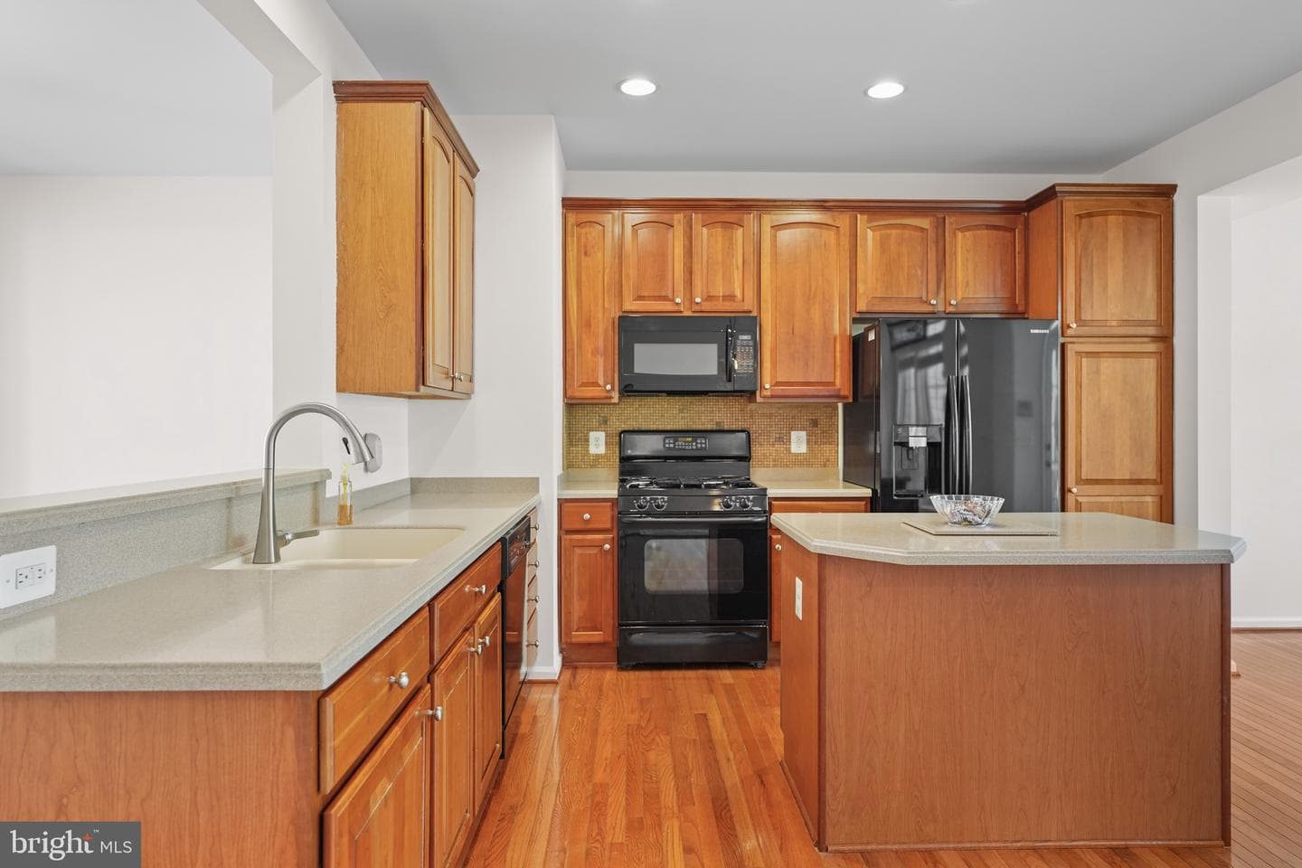 4714 Hanrahan Place photo 19