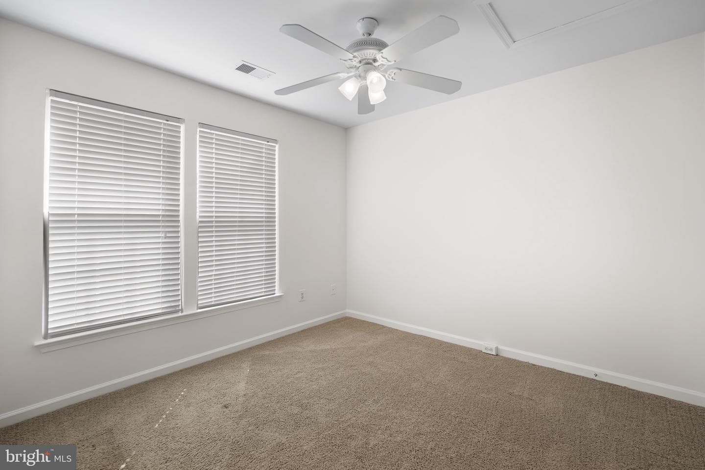 4714 Hanrahan Place photo 29