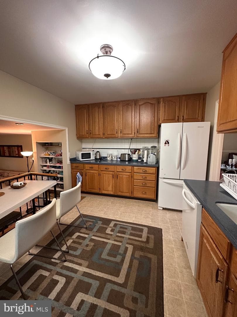 4314 Selkirk Drive photo 8